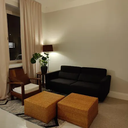 Urban & Stylish 1br By The Metro Apartment